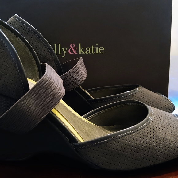 Kelly & Katie size 9 gray 3 inch heels - Picture 10 of 11